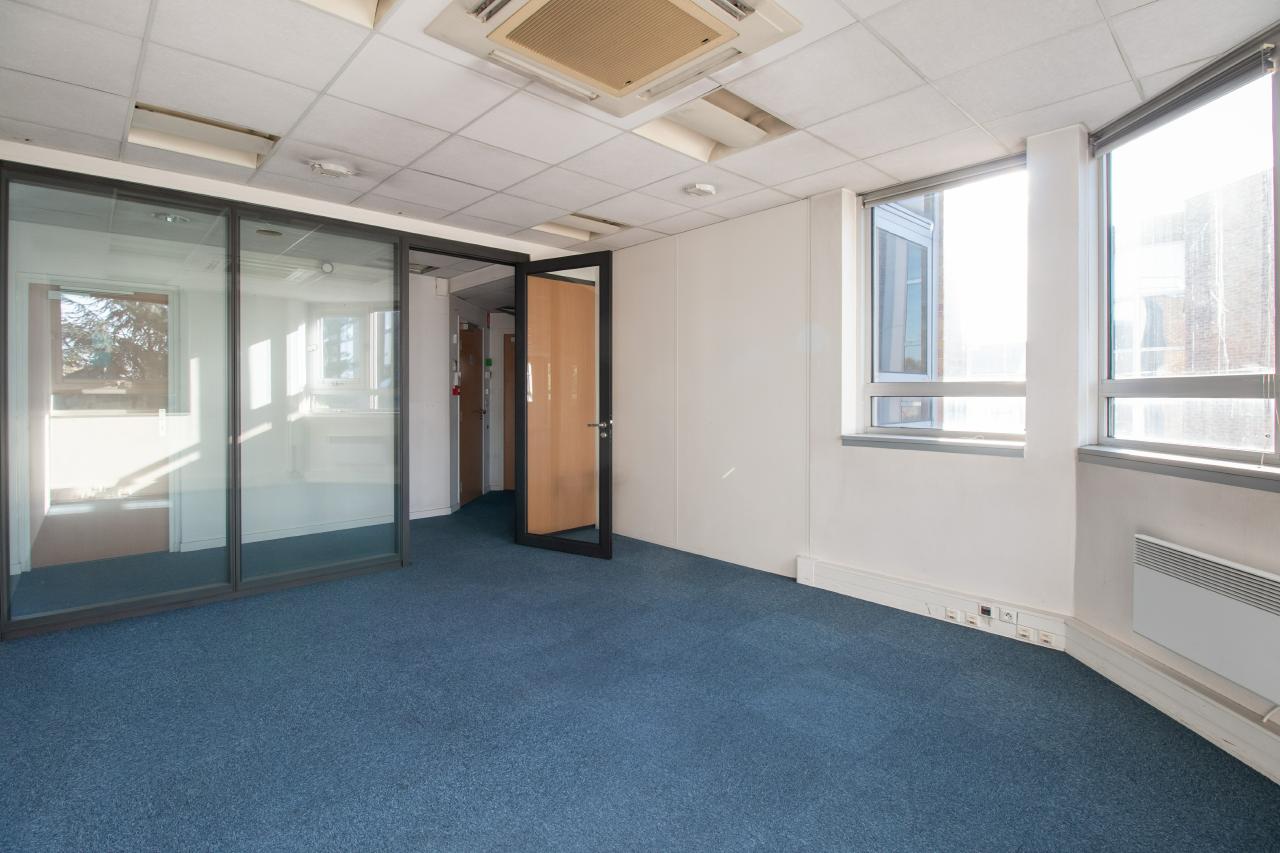 Bureau Saint-Denis 885m² Location bureau Saint-Denis Seine-Saint-Denis OLBUR2107107 3